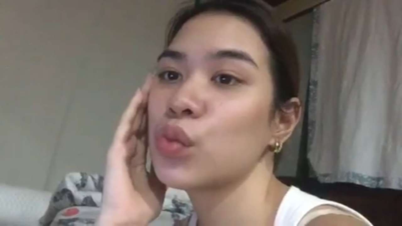 Sa Unan na Malambot Kiniskis Ang Talulot